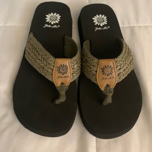 Brand New Yellow Box sandals size 7.5